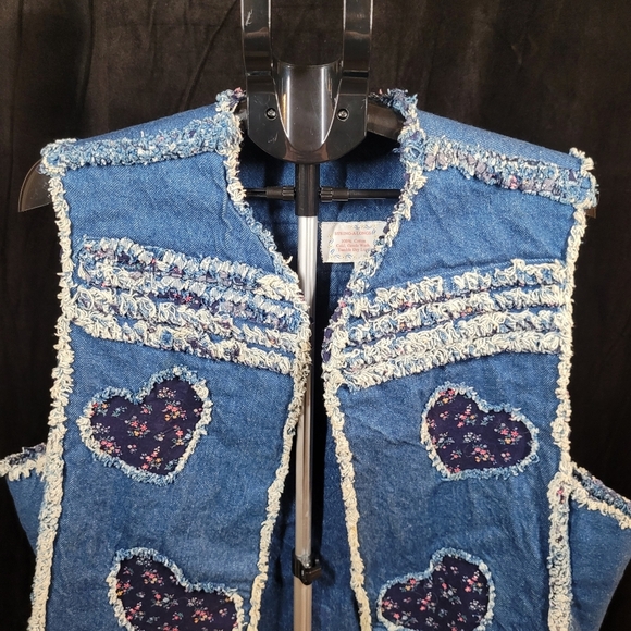Kitschy Vintage Denim Vest with Heart Accents - Picture 3 of 9
